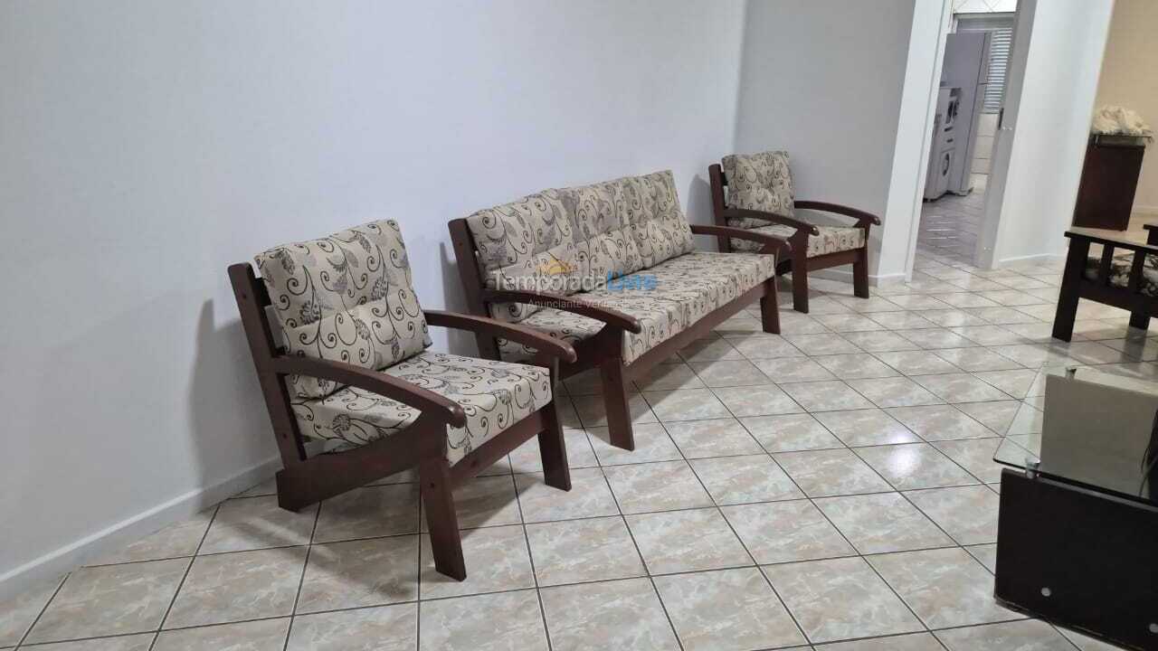 Apartamento para aluguel de temporada em Itapema (Meia Praia)