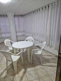Excelente apartamento Frente Avenida com vista para o Mar