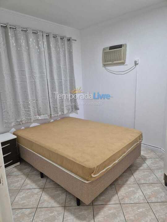 Apartamento para aluguel de temporada em Itapema (Meia Praia)
