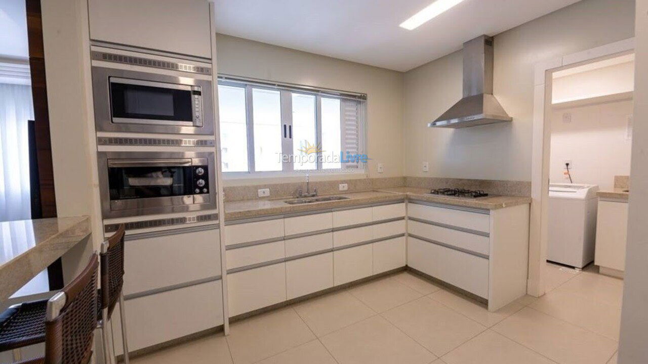 Apartment for vacation rental in Itapema (Centro)