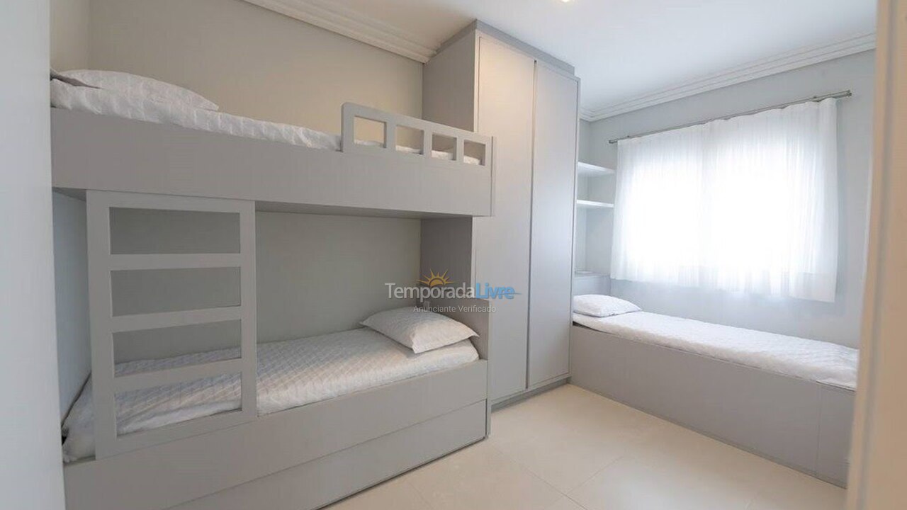 Apartamento para aluguel de temporada em Itapema (Centro)