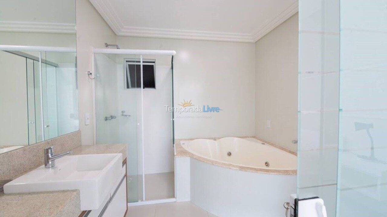 Apartment for vacation rental in Itapema (Centro)