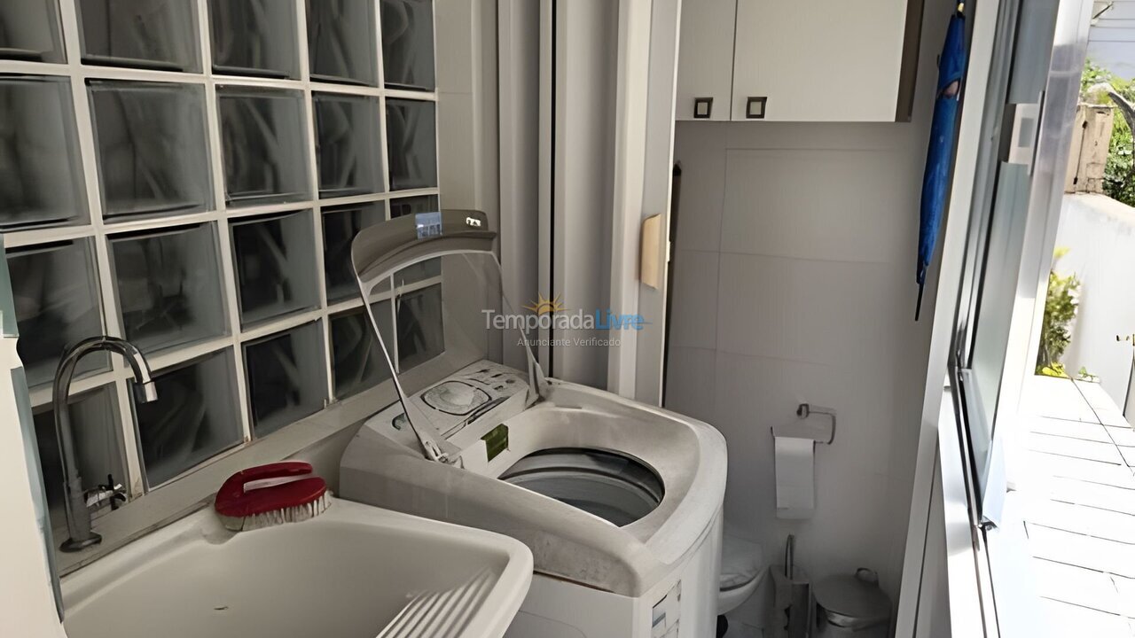 Apartamento para aluguel de temporada em Guarujá (A)