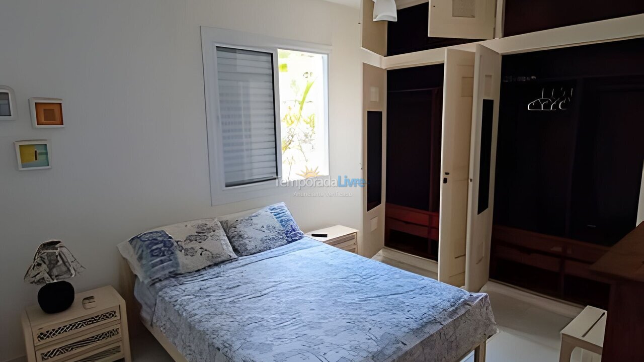 Apartamento para aluguel de temporada em Guarujá (A)