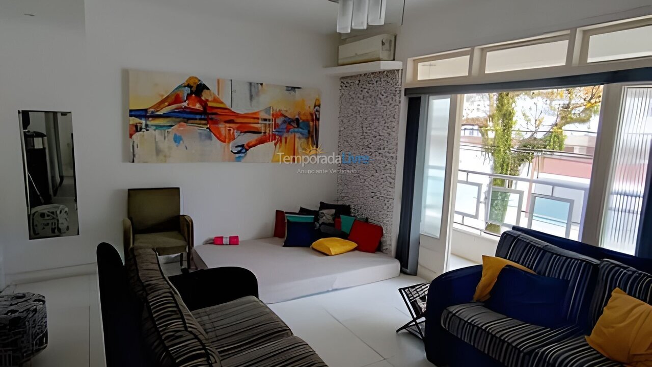 Apartamento para aluguel de temporada em Guarujá (A)
