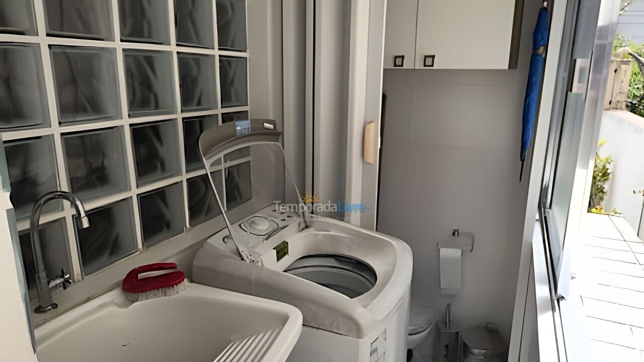 Apartamento para aluguel de temporada em Guarujá (A)