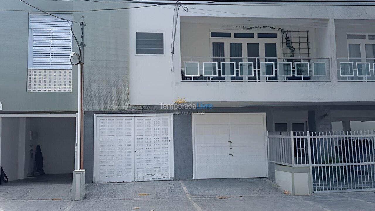 Apartamento para aluguel de temporada em Guarujá (A)