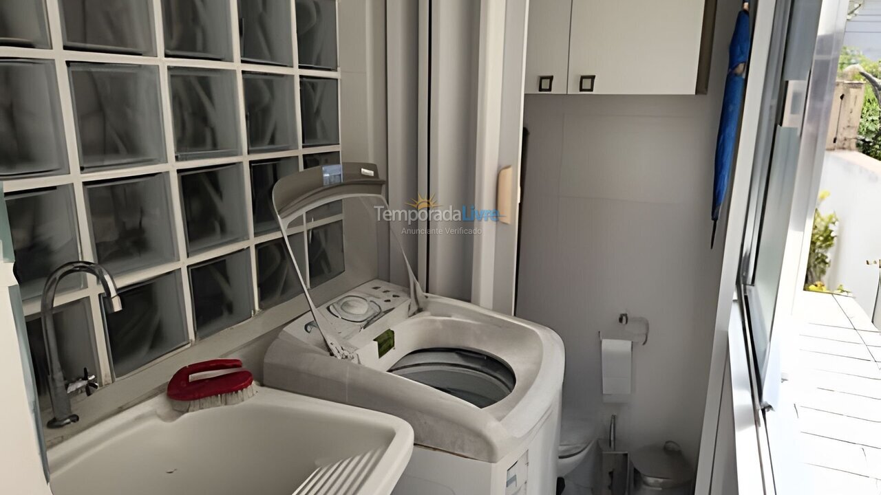 Apartamento para aluguel de temporada em Guarujá (A)