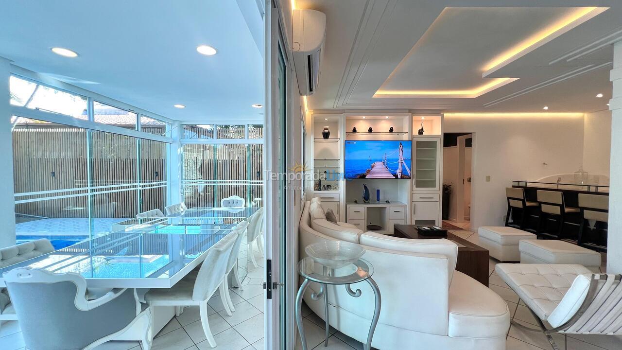 House for vacation rental in Florianopolis (Jurerê Internacional)