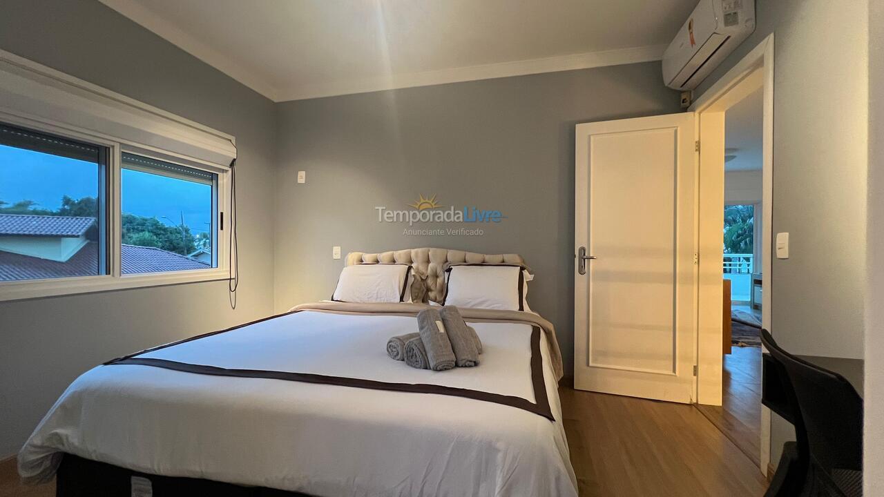 House for vacation rental in Florianopolis (Jurerê Internacional)