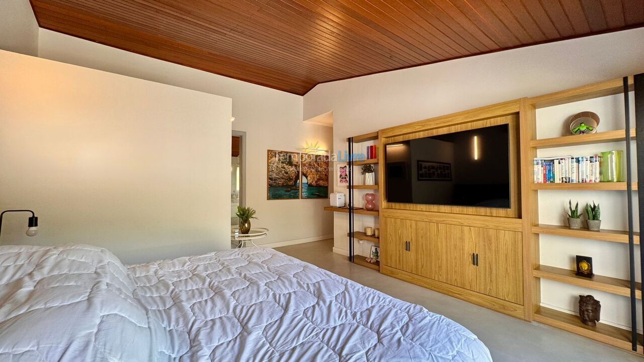 Casa para aluguel de temporada em São Sebastião (Praia da Baleia)
