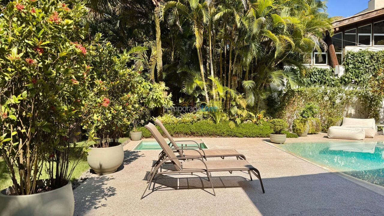 Casa para aluguel de temporada em São Sebastião (Praia da Baleia)