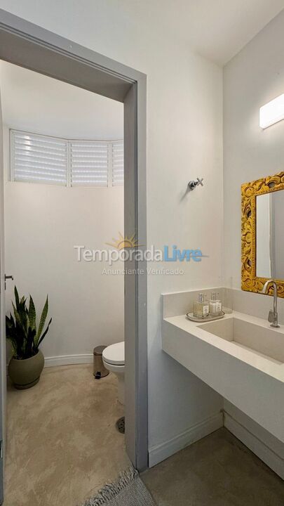 Casa para aluguel de temporada em São Sebastião (Praia da Baleia)