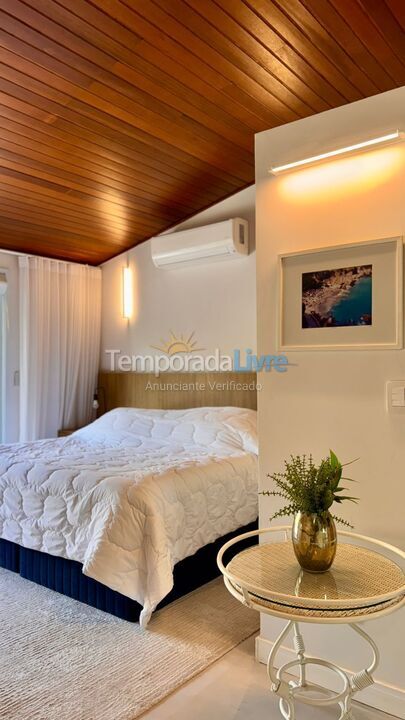 Casa para aluguel de temporada em São Sebastião (Praia da Baleia)