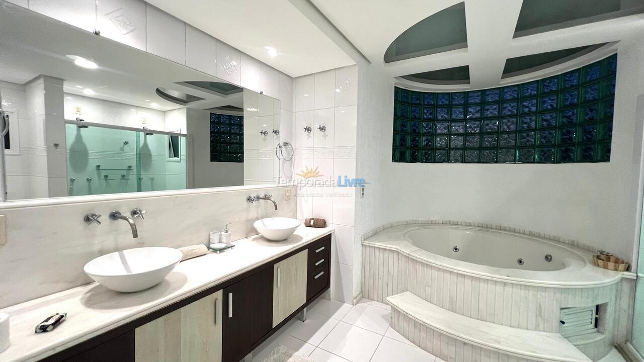 House for vacation rental in Florianopolis (Jurerê Internacional)