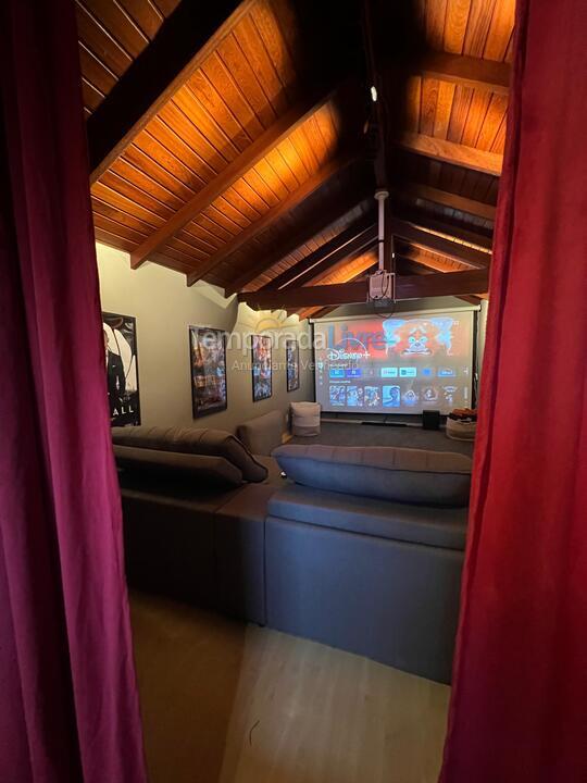 House for vacation rental in Florianopolis (Jurerê Internacional)