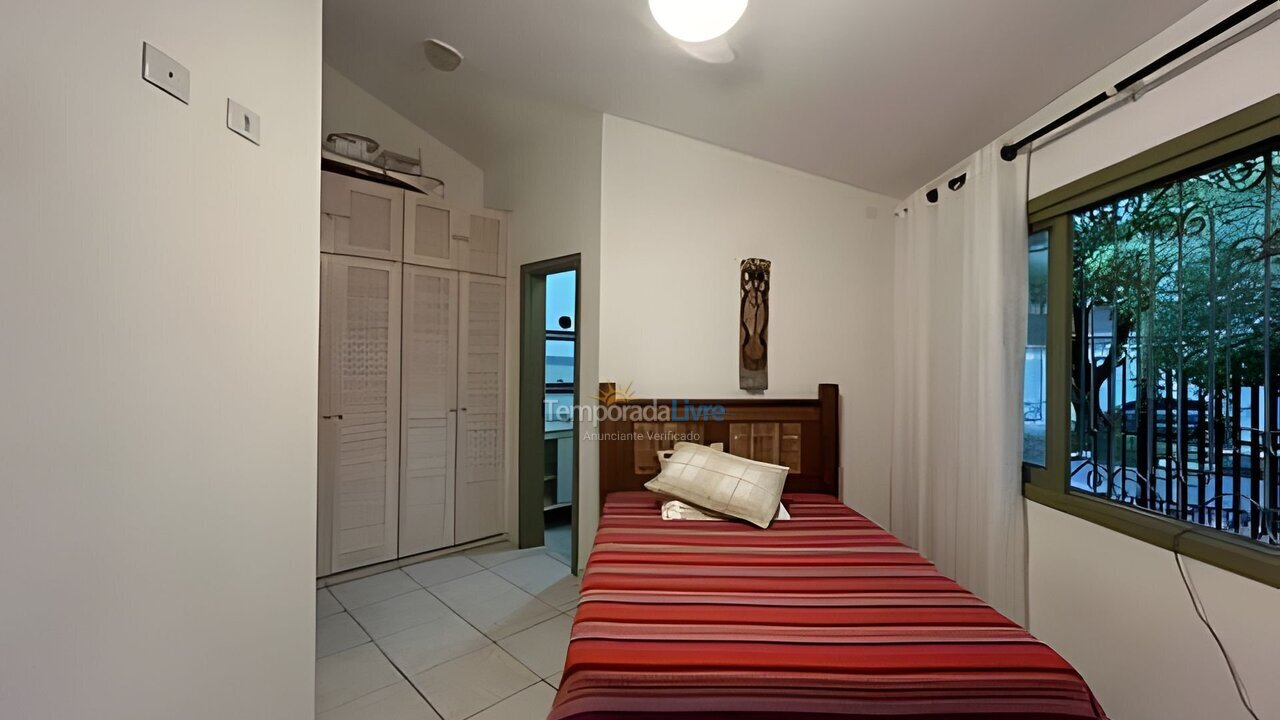 Casa para aluguel de temporada em Ubatuba (Itaguá)