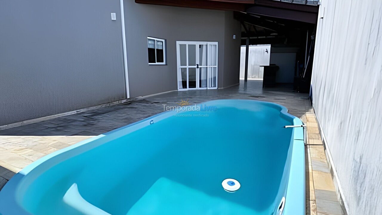 Casa para alquiler de vacaciones em Bertioga (Indaiá)