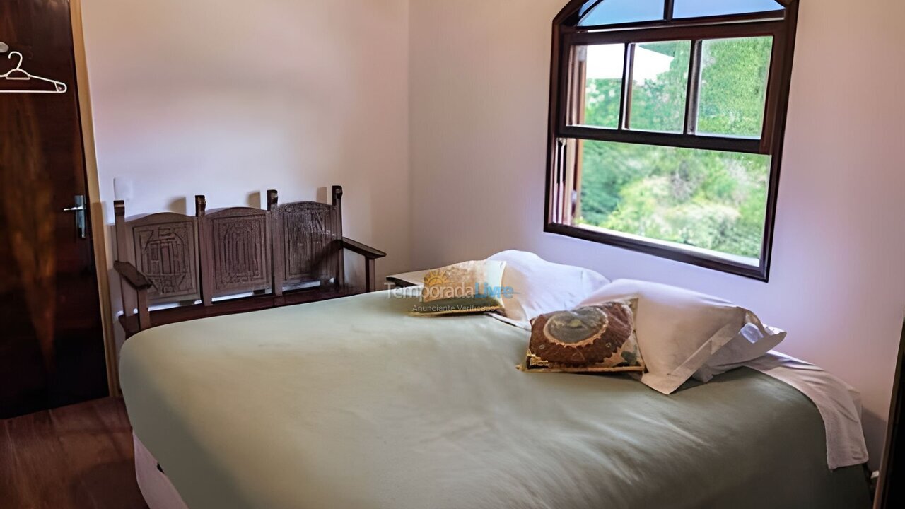 Casa para alquiler de vacaciones em Campos do Jordão (Jardim do Pai)