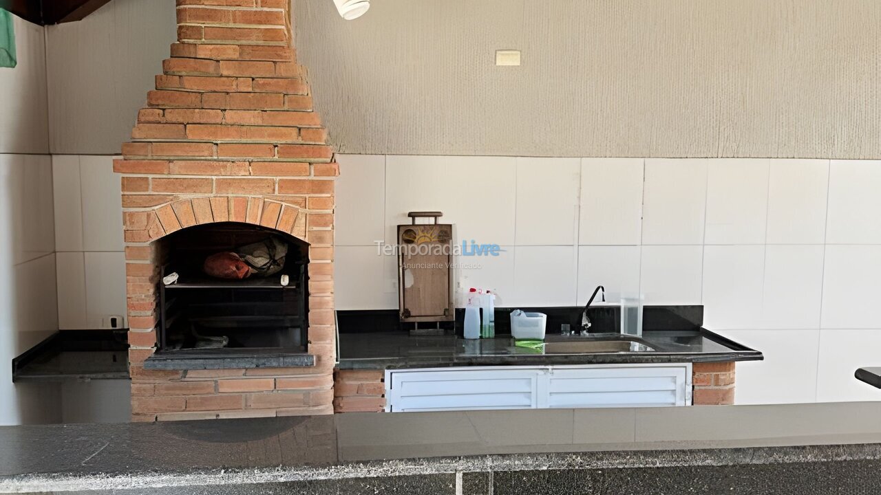 Casa para alquiler de vacaciones em Bertioga (Indaiá)