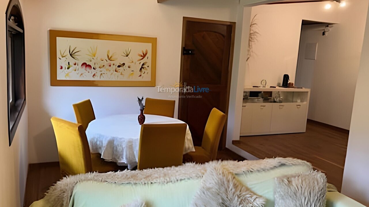 Casa para alquiler de vacaciones em Campos do Jordão (Jardim do Pai)