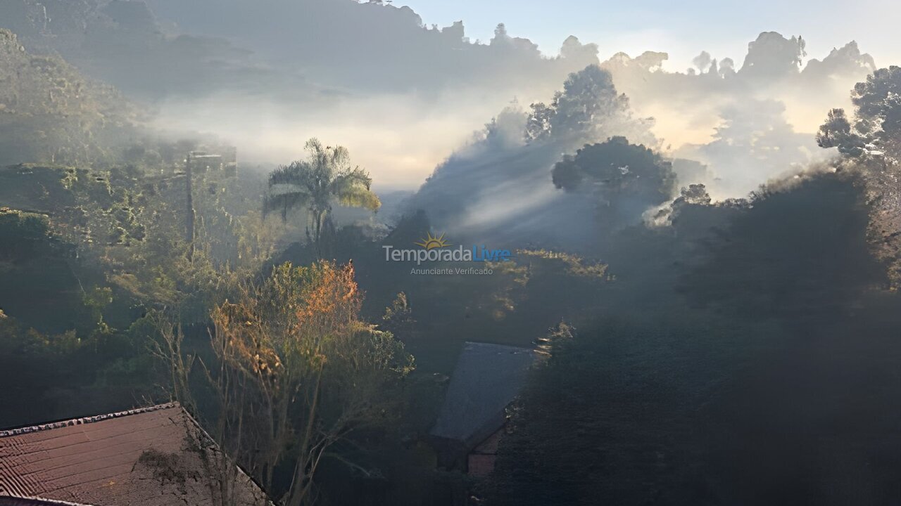 Casa para alquiler de vacaciones em Campos do Jordão (Jardim do Pai)
