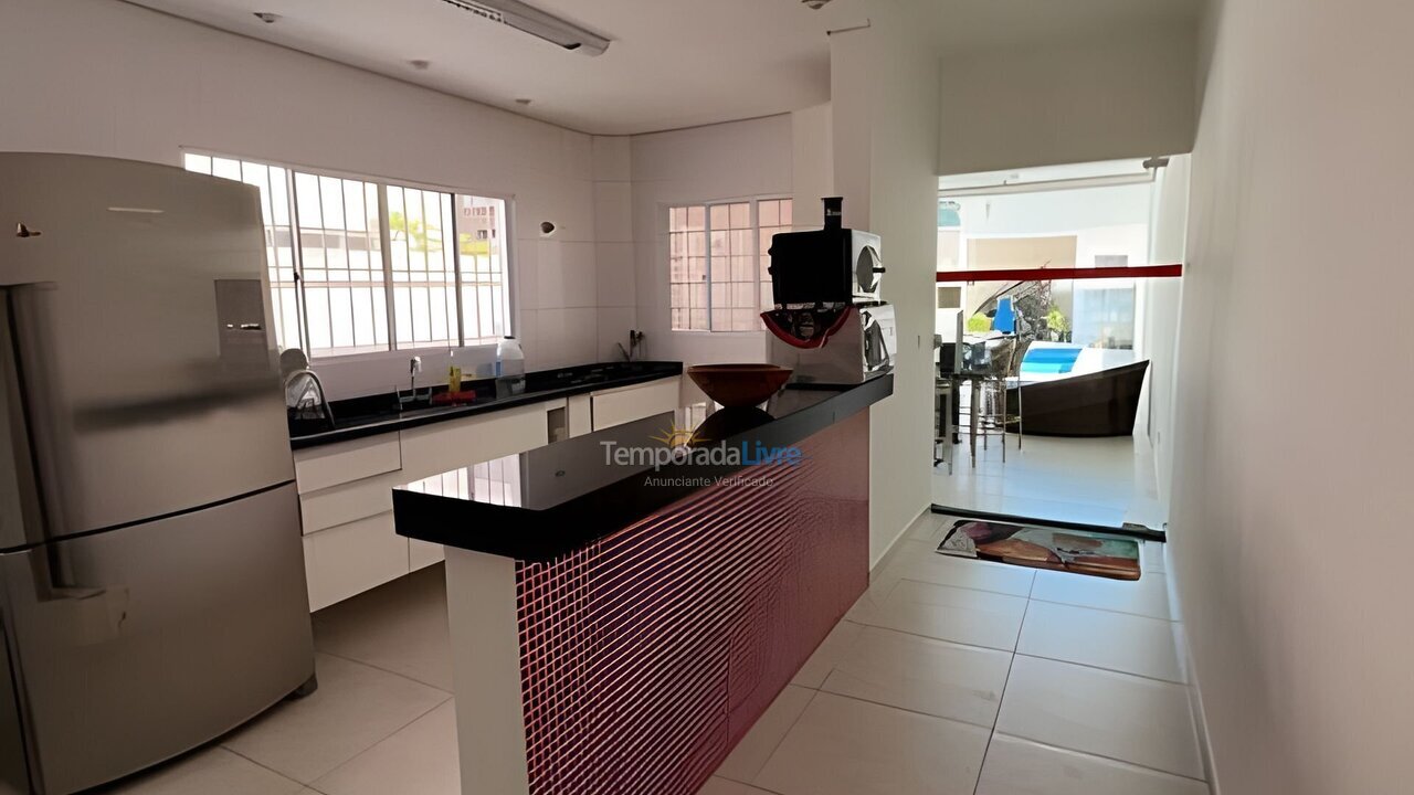 Casa para aluguel de temporada em Bertioga (Condominio Morada da Praia)