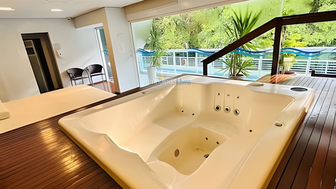 Apartamento para aluguel de temporada em Bertioga (Praia de São Lourenço)