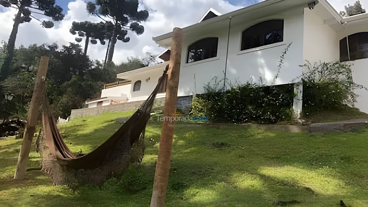 Casa para alquiler de vacaciones em Campos do Jordão (Jardim do Pai)