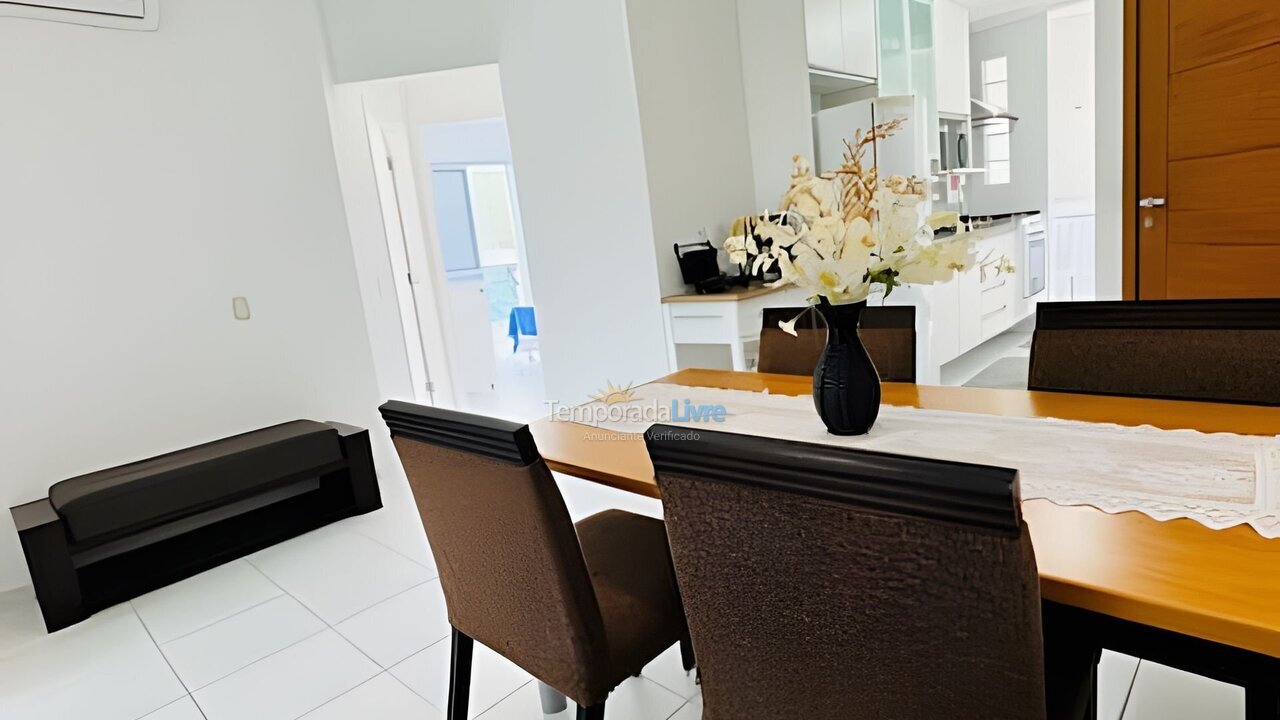 Apartamento para aluguel de temporada em Bertioga (Praia de São Lourenço)