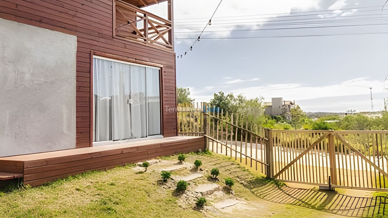 Casa para aluguel de temporada em Imbituba (Praia de Ibiraquera)