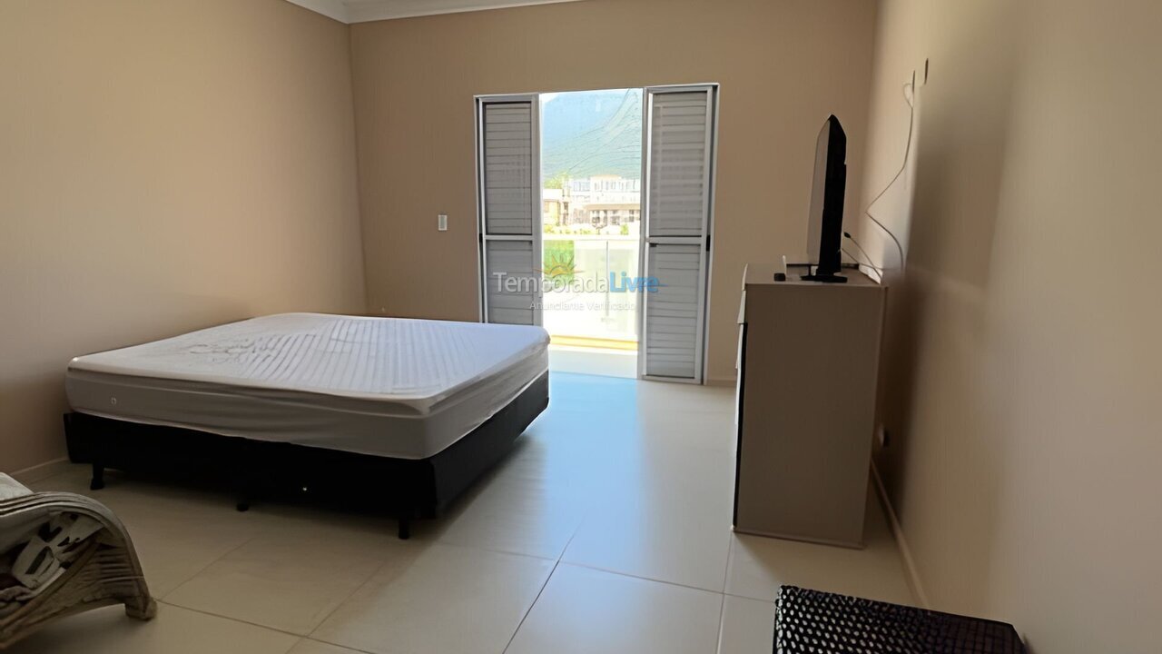 Casa para aluguel de temporada em Bertioga (Condominio Morada da Praia)