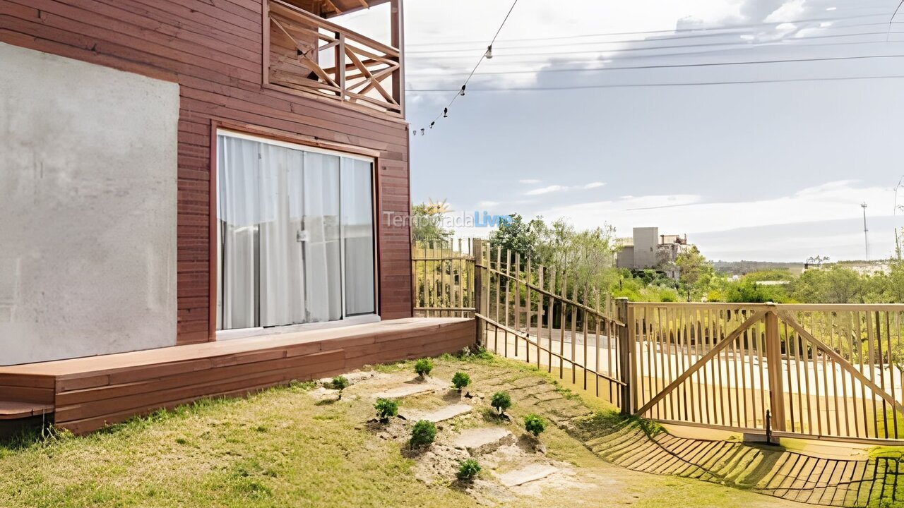 Casa para aluguel de temporada em Imbituba (Praia de Ibiraquera)