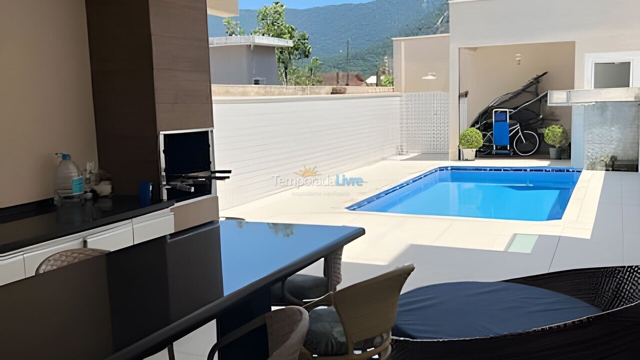 Casa para aluguel de temporada em Bertioga (Condominio Morada da Praia)