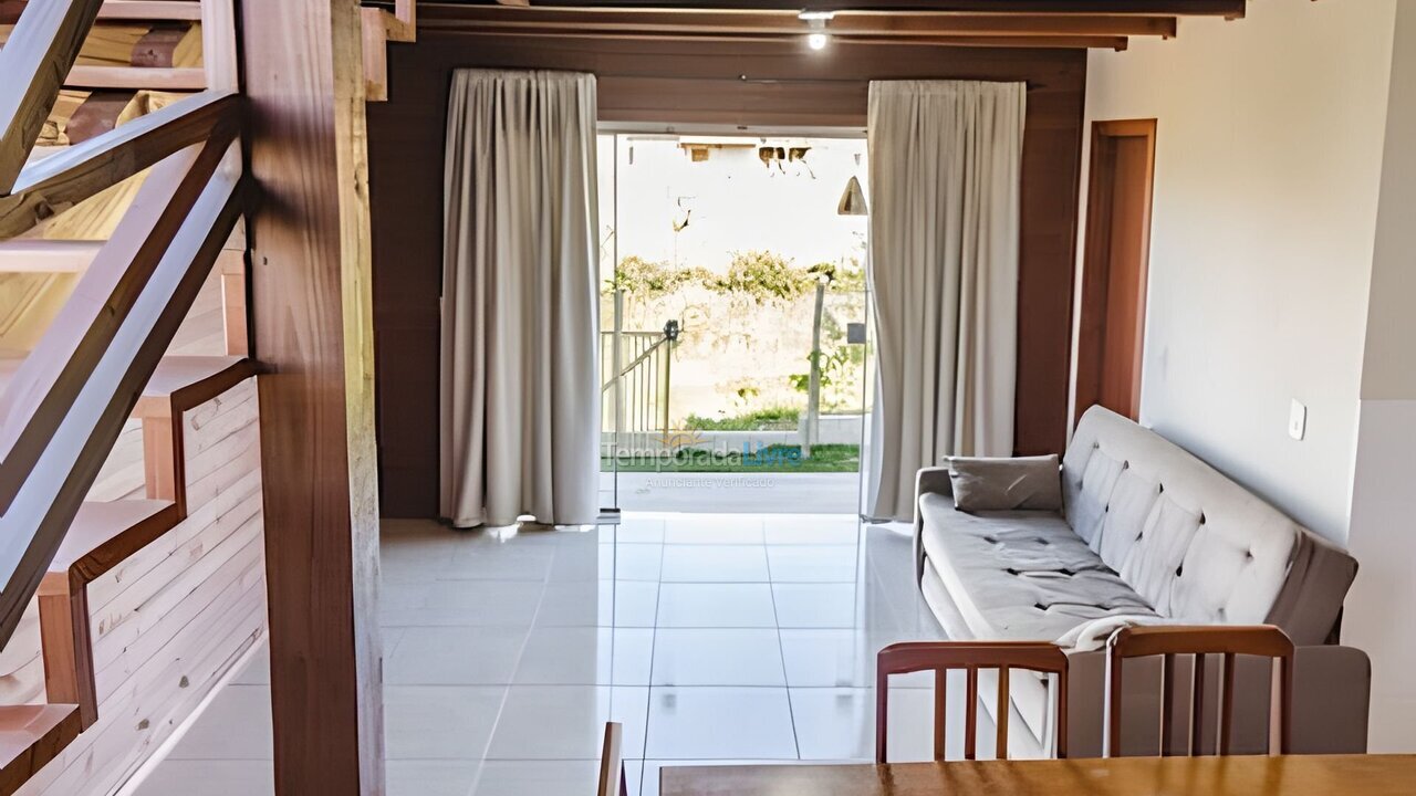Casa para aluguel de temporada em Imbituba (Praia de Ibiraquera)