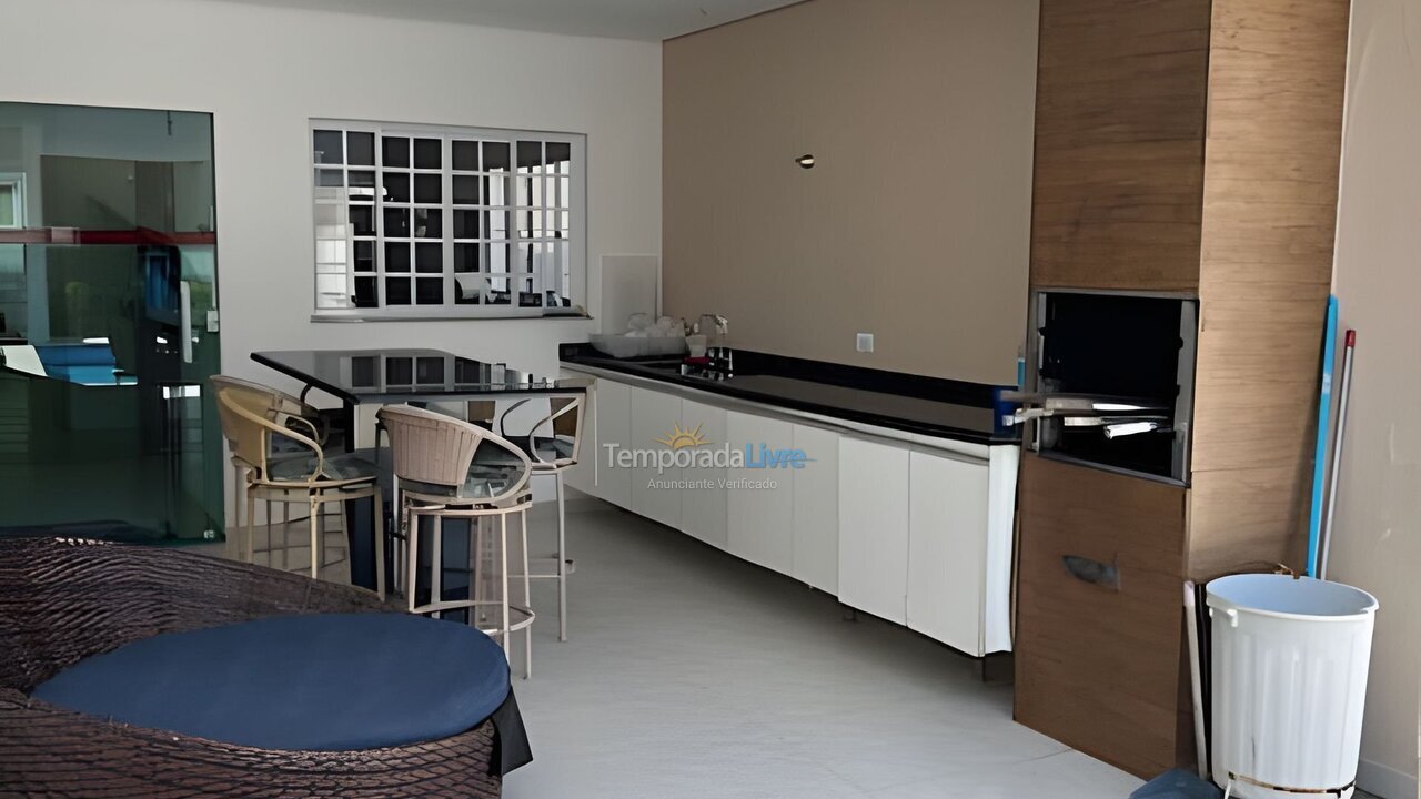 Casa para aluguel de temporada em Bertioga (Condominio Morada da Praia)