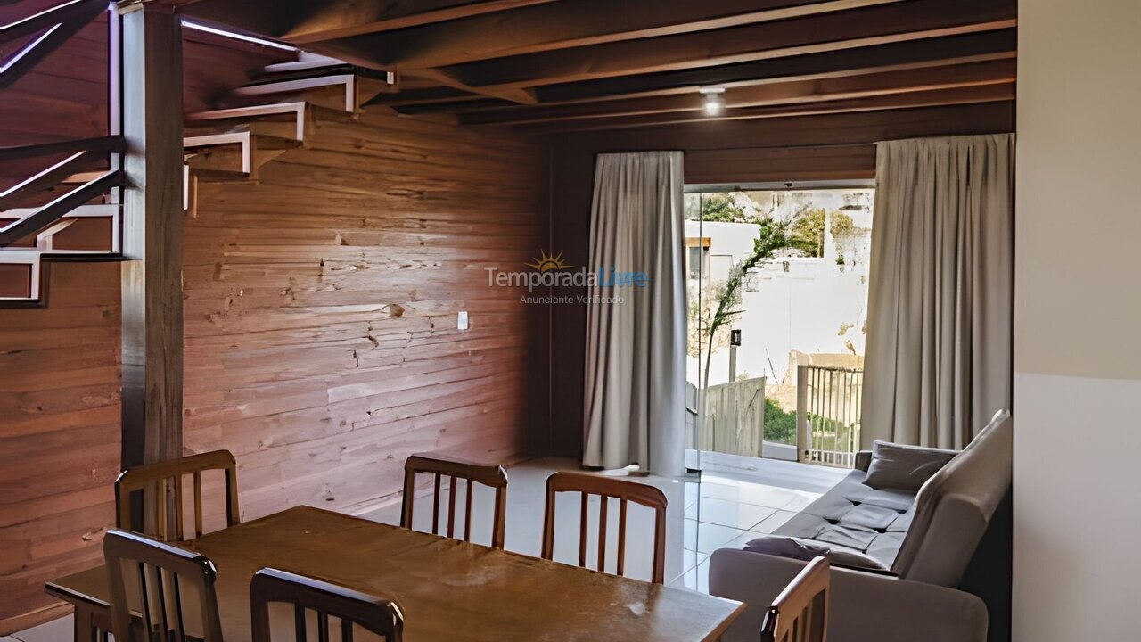 Casa para aluguel de temporada em Imbituba (Praia de Ibiraquera)