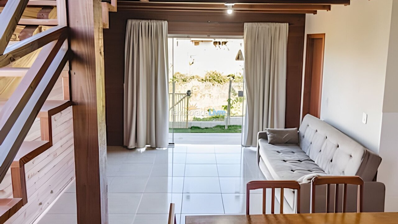 Casa para aluguel de temporada em Imbituba (Praia de Ibiraquera)