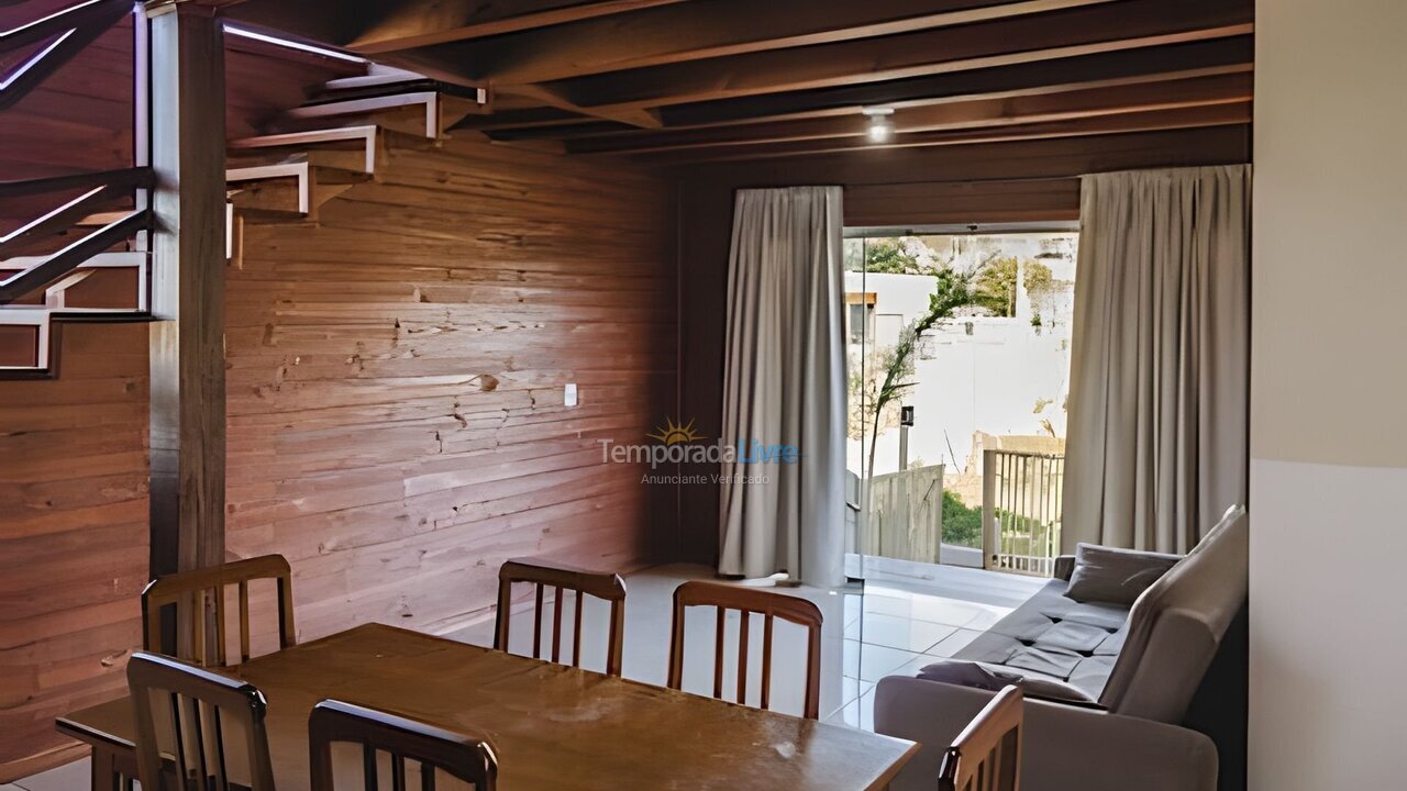 Casa para aluguel de temporada em Imbituba (Praia de Ibiraquera)
