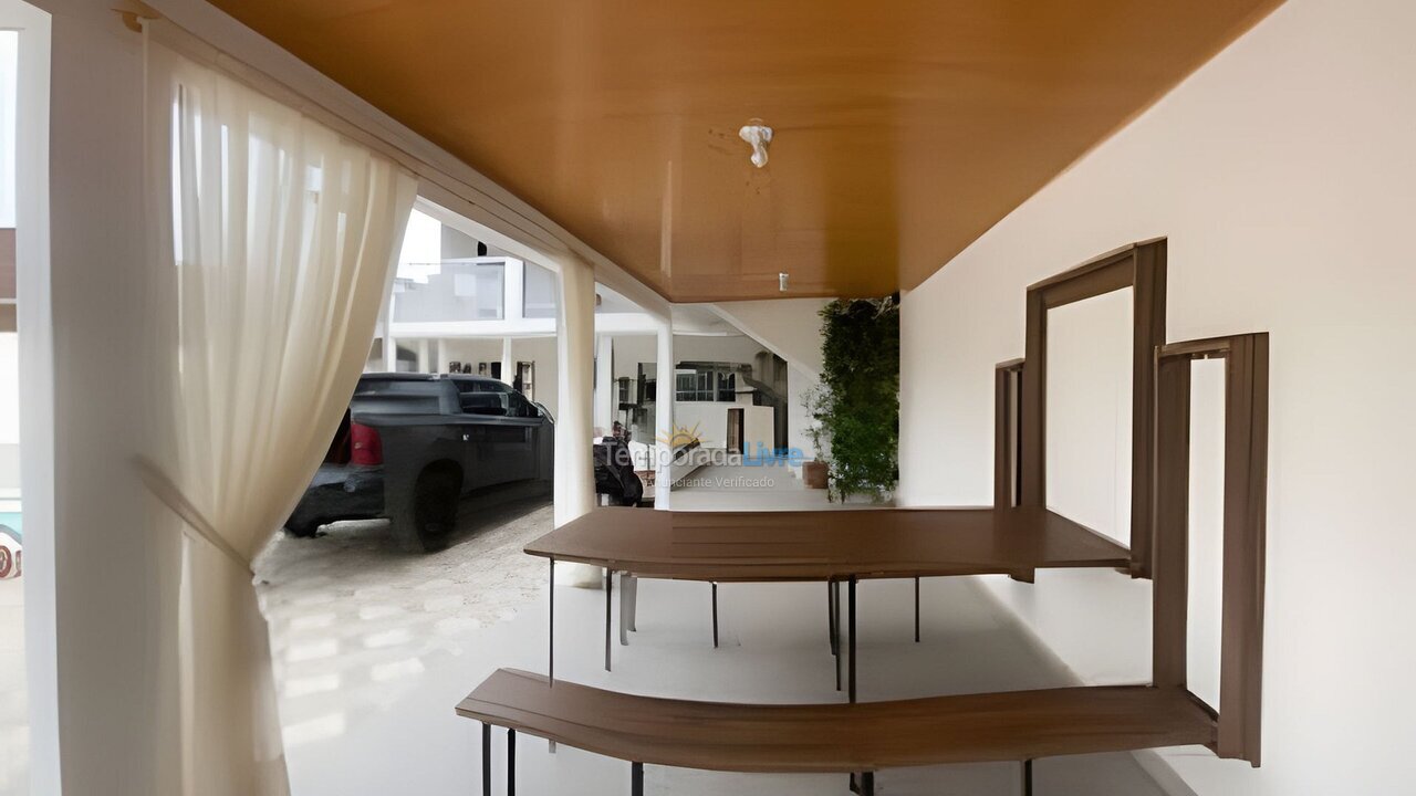 Casa para aluguel de temporada em Ubatuba (Pedreira)