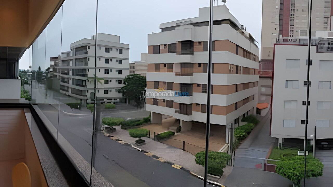 Apartamento para aluguel de temporada em Guarujá (Jardim Praiano)