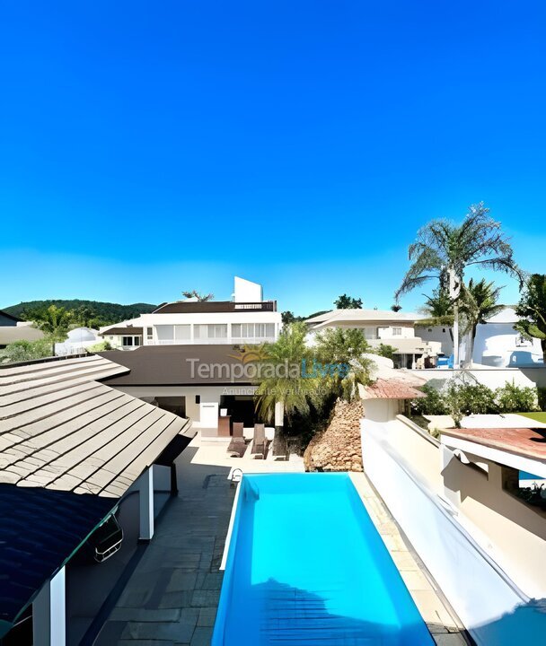 Casa para aluguel de temporada em Guarujá (Jardim Acapulco)