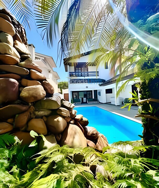 Casa para aluguel de temporada em Guarujá (Jardim Acapulco)