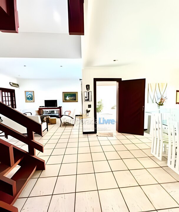 Casa para aluguel de temporada em Guarujá (Jardim Acapulco)