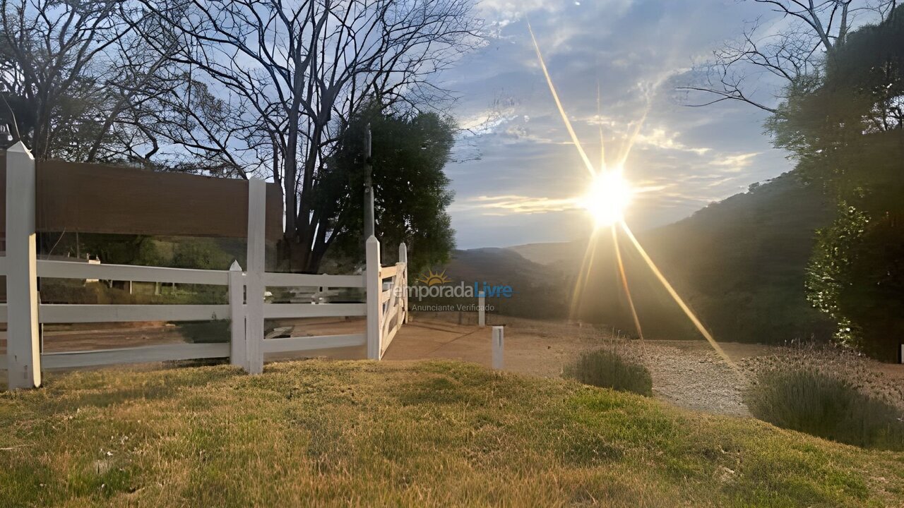 Casa para aluguel de temporada em Gonçalves (São Sebastião)