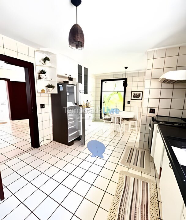 Casa para aluguel de temporada em Guarujá (Jardim Acapulco)