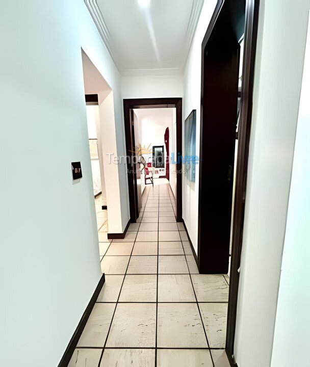 Casa para aluguel de temporada em Guarujá (Jardim Acapulco)