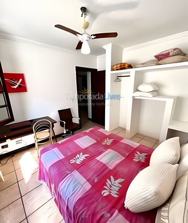Casa para aluguel de temporada em Guarujá (Jardim Acapulco)