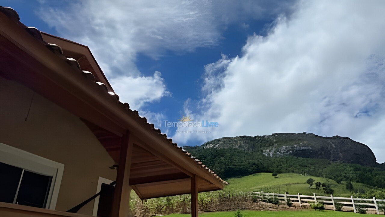 Casa para aluguel de temporada em Gonçalves (São Sebastião)