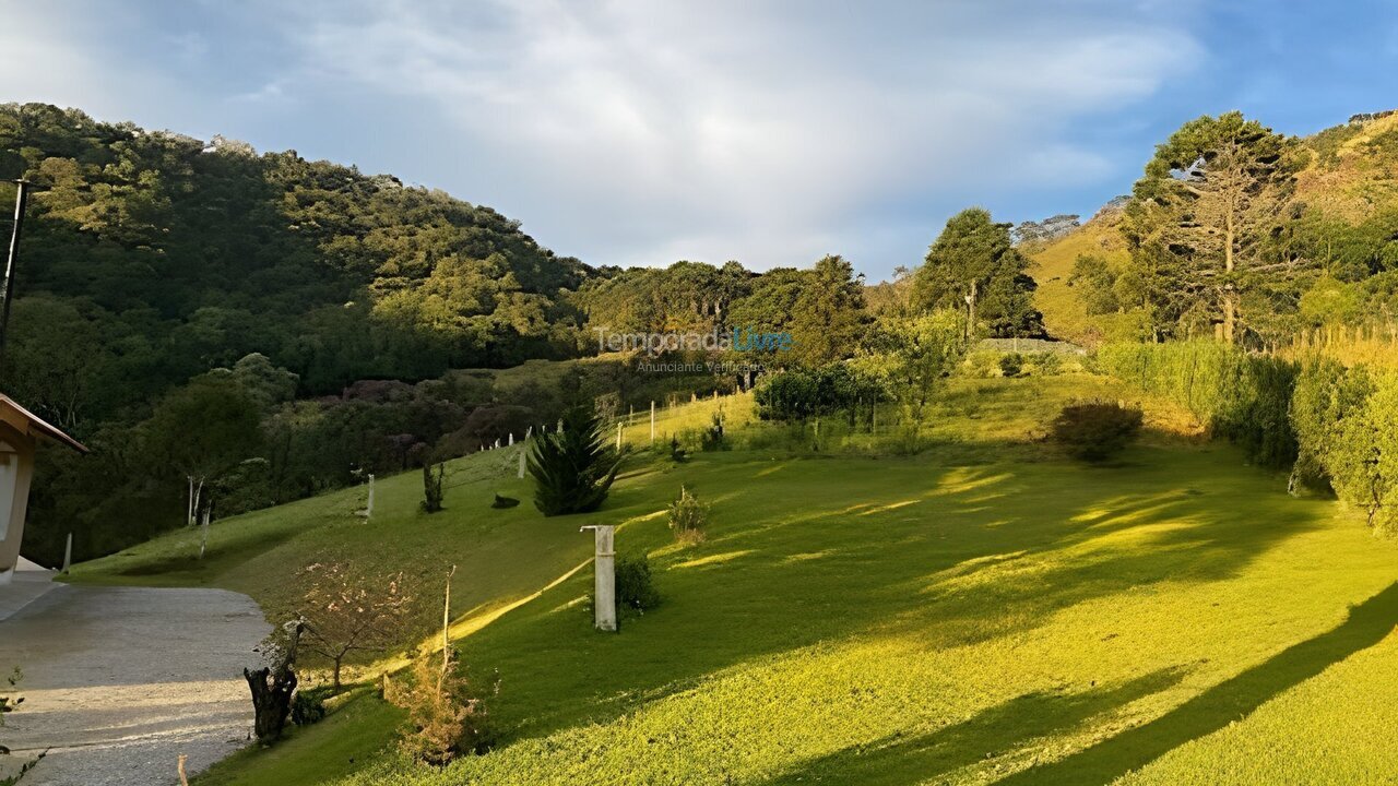 Casa para aluguel de temporada em Gonçalves (São Sebastião)